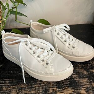 Vionic woman’s sneakers